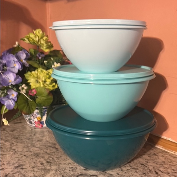 Set of Three Blue Nesting Bowls - Picture 1 of 3